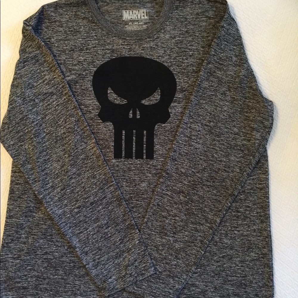 Men’s Longsleeve Marvel Skull Pullover Shirt